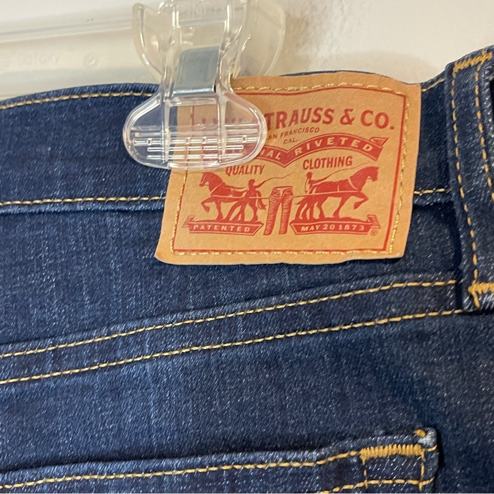 Levi's Indigo Boyfriend Jeans - Picture 6 of 8
